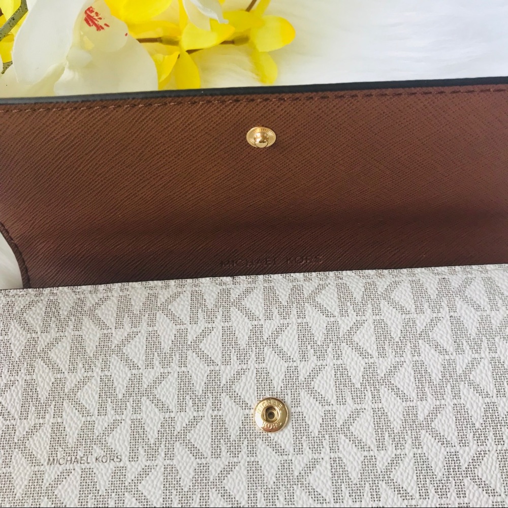 MICHAEL KORS LARGE TRIFOLD WALLET VANILLA LEATHER - Picture 6 of 8
